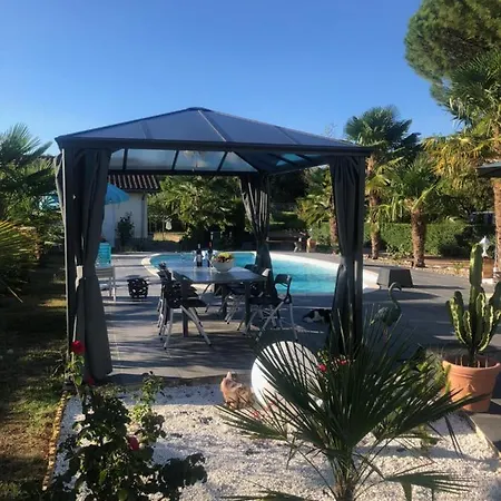 度假居 Avec Piscine 贝尔热拉克