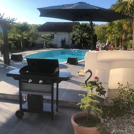 Avec Piscine