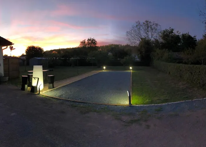 Avec Piscine Holiday home